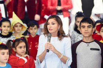 Heydar Aliyev Foundation arranges traditional New Year party for children First Vice-President Mehriban Aliyeva attended the event