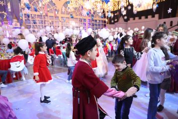 Heydar Aliyev Foundation arranges traditional New Year party for children First Vice-President Mehriban Aliyeva attended the event