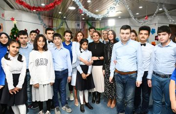  First Vice-President Mehriban Aliyeva attended the New Year party arranged at Rehabilitation Center for children with autism spectrum disorder