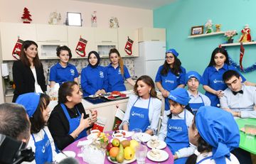  First Vice-President Mehriban Aliyeva attended the New Year party arranged at Rehabilitation Center for children with autism spectrum disorder