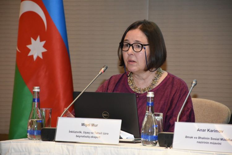 International expert: "Social media makes ordinary the suicide ideas"
