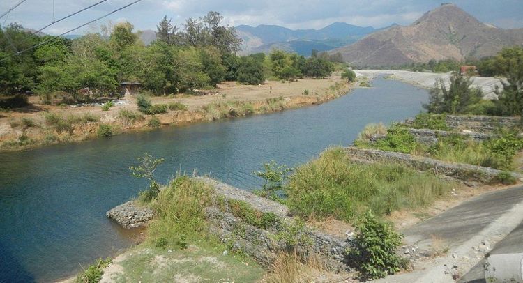 Philippine authorities detain 9 people for dumping toxin into river