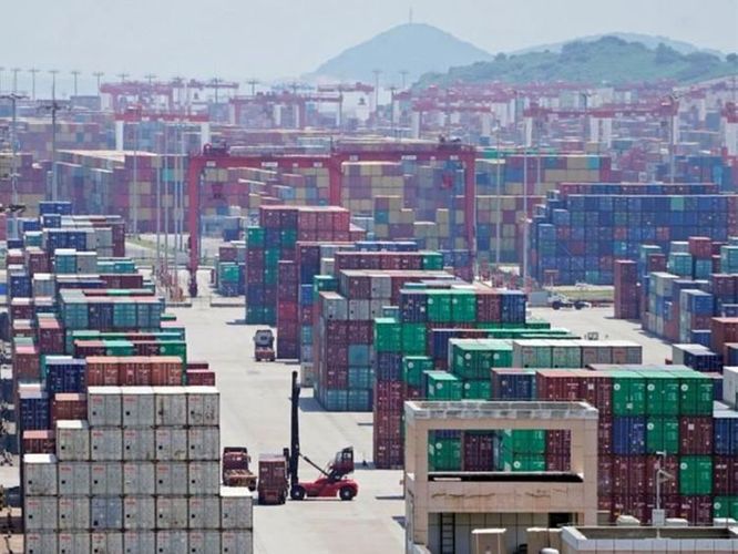 White House adviser: China trade deal close, sticking points remain