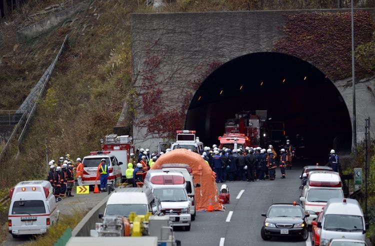 4 dead, 8 missing in southwest China tunnel collapse