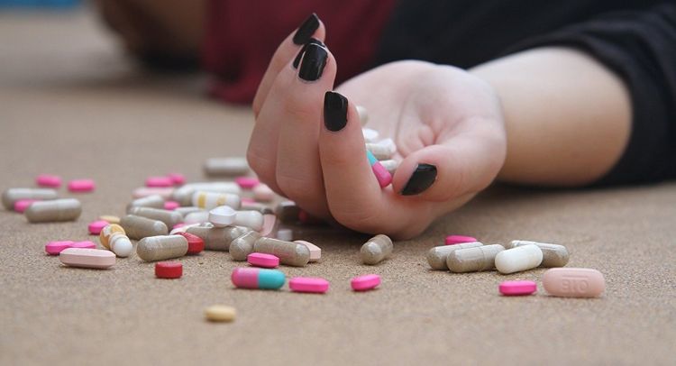 US life expectancy drops third year in row due to alcoholism, drugs and suicide rates