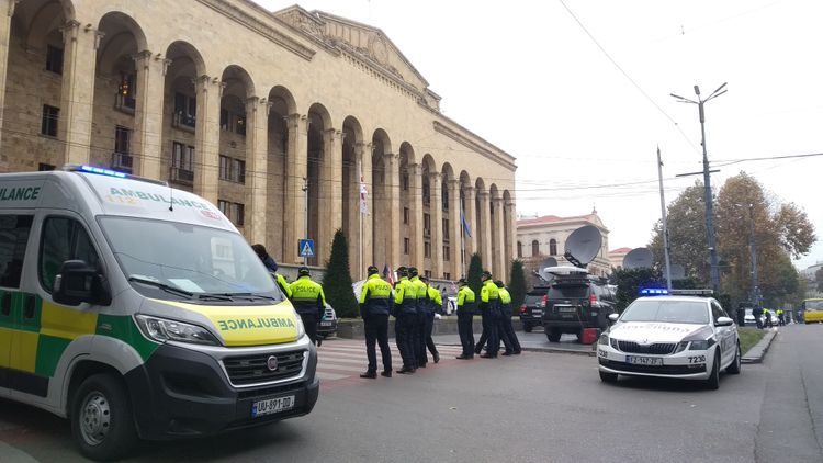 Opposition resumes protests in front of Parliamentary building in Tbilisi