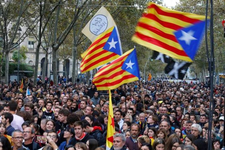 Spain's Socialists, Catalan separatists to continue talks on new government