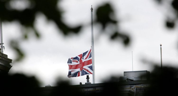 UK to lower flags on gov't buildings in solidarity with victims of London terror attack