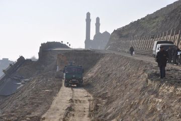 Landslide site on Bibiheybat road reviewed  - PHOTOSESSION