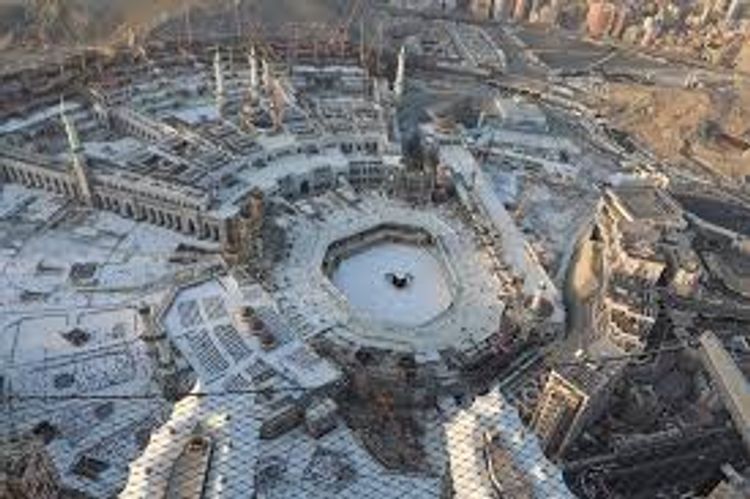 Saudi Arabia imposes 24-hour curfew in Mecca and Medina