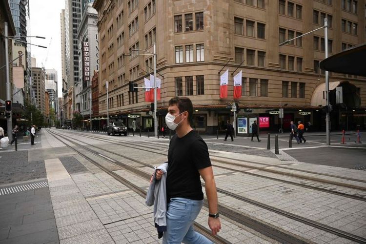 Australia closes internal borders to capitalise on fall in new coronavirus cases