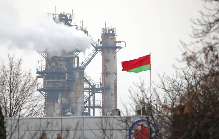 Belarusian refineries enter contracts for Russian oil supplies at price of $4 per barrel