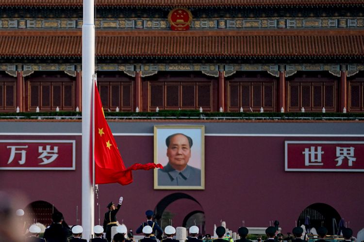 China mourns thousands who died in country's coronavirus epidemic