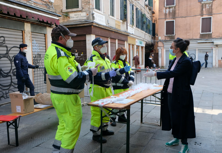 Italy coronavirus death toll rises by 681, intensive care falls