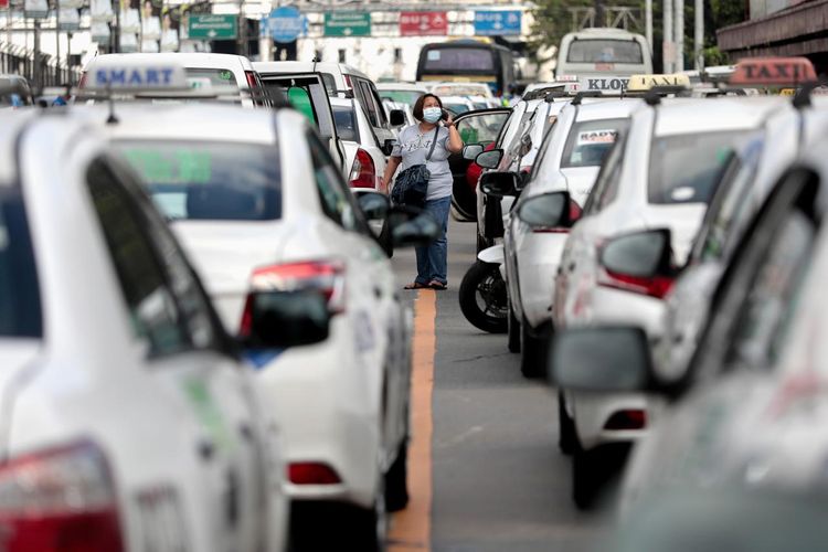 Philippines reports 11 more deaths, 414 new coronavirus infections