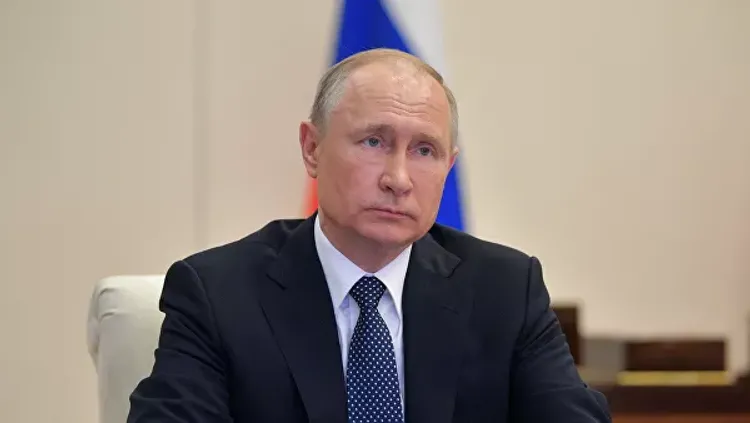 Putin: "Whole country became virologists"