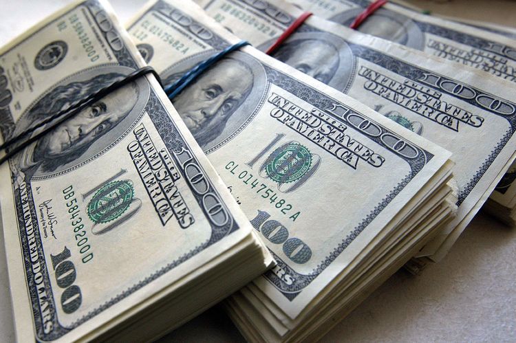 Ivana Duarte: "Combined foreign exchange reserves of the Azerbaijan's central bank and SOFAZ can sustain the market pressure for some time"