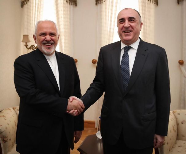 Azerbaijani and Iranian FMs hold phone call