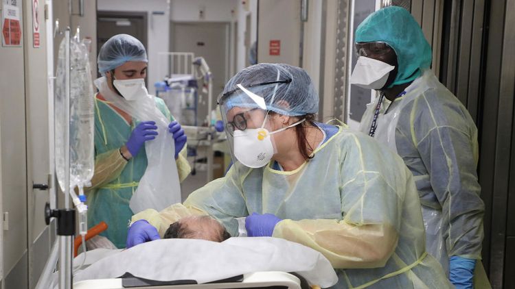 France’s coronavirus death toll has risen to 10,869