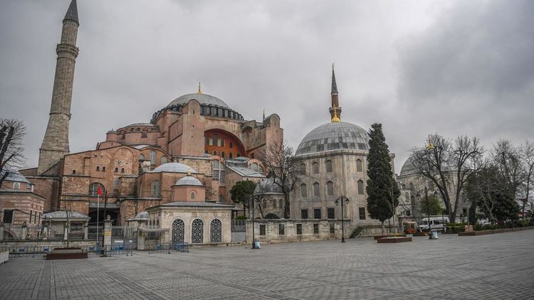 Turkey imposes two-day lockdown in all major cities