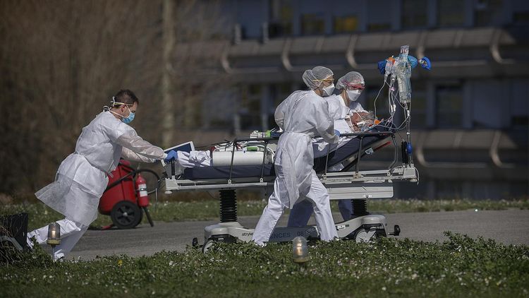 More than 2,000 US coronavirus deaths reported in  the U.S.