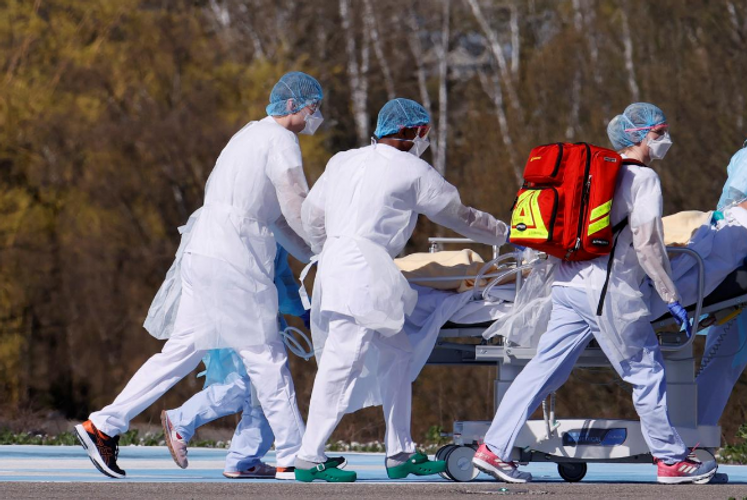France's coronavirus death toll rises by 635 to 13,832