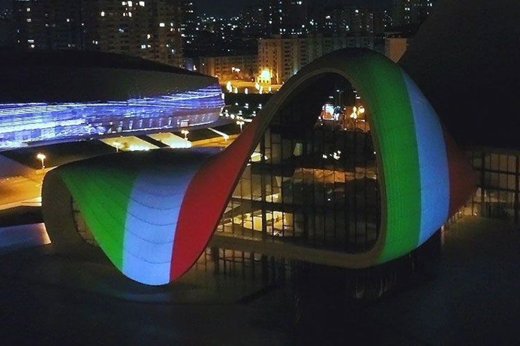 Video projection of the Italian flag on the building of the Heydar Aliyev Center meets with great interest in Italy