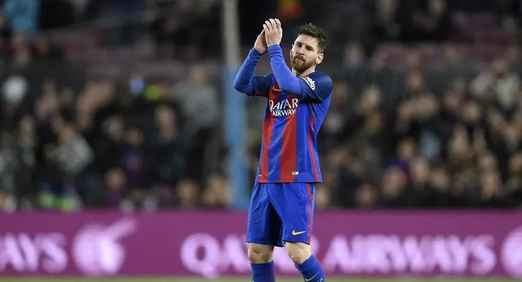 Lionel Messi pays tribute to health workers, calling them "heroes" protecting people from COVID-19