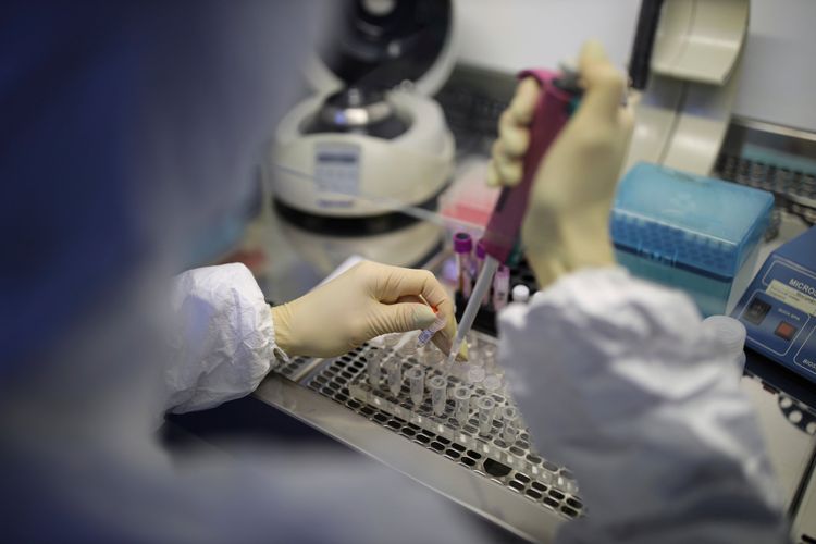 Putin gives instructions to start preparations for coronavirus vaccine production