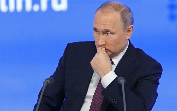Putin signs Decree on measures to settle foreigners' legal status in Russia amid pandemic