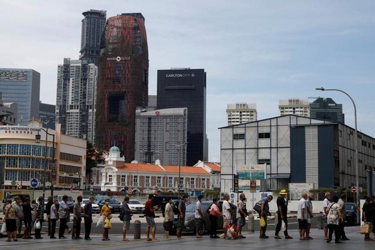 Singapore reports 942 new COVID-19 cases in record daily jump