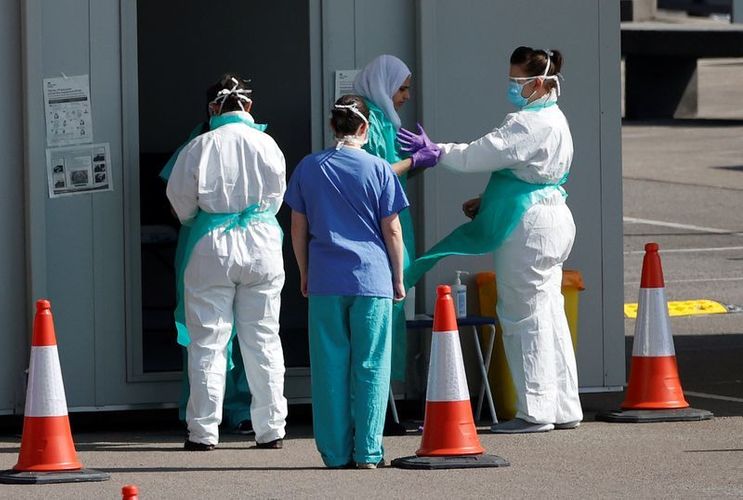 UK government faces mounting criticism over protection clothing shortages