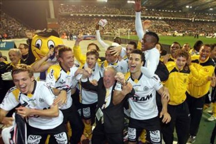 Louis De Vries stops fees in Lokeren, bankruptcy seems inevitable
