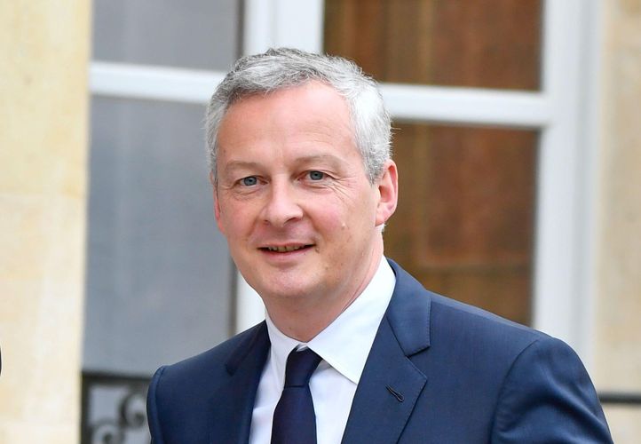 French Finance Minister calls collapse of oil prices a "danger for the world economy"