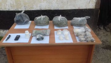 People trying to bring into country weapons and drugs caught - OFFICIAL