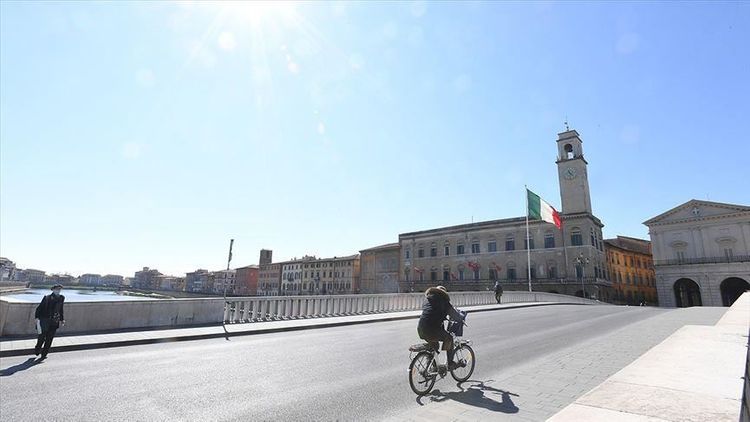 Italy reports 464 new deaths, continuing downtrend
