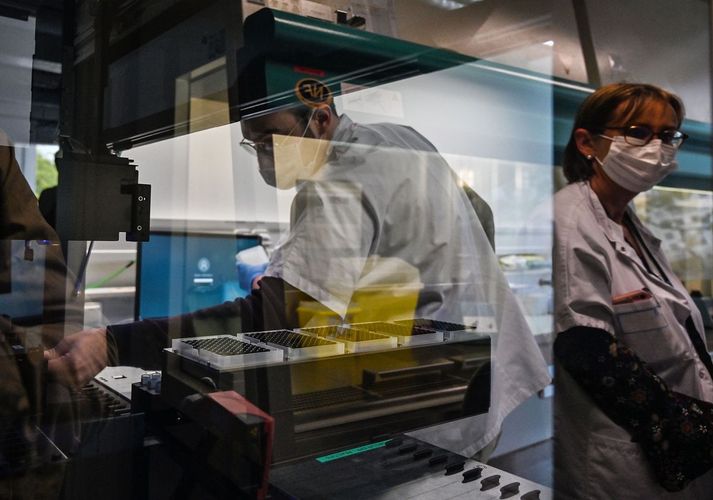 France reports 516 coronavirus deaths, lowest toll in four days