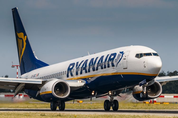 Ryanair may cut 10-20% of jobs in winter season