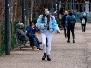 UK coronavirus deaths increase by 684