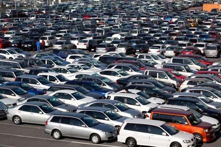 Car sales in Russia may fall by 30% amid crisis