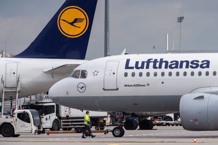 Lufthansa's Belgian carrier suspends flights until June 1