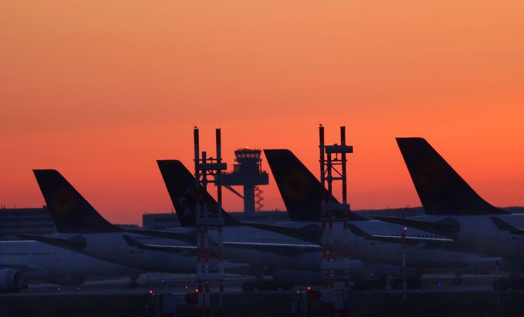 EU countries push suspension of air travel refund rights