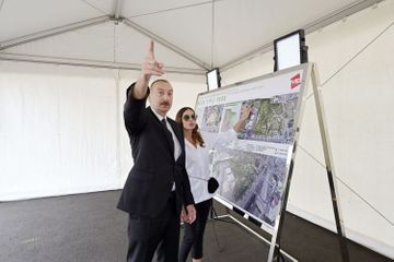 President Ilham Aliyev viewed works to be done in new forest type park in Yasamal district