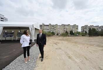 President Ilham Aliyev viewed works to be done in new forest type park in Yasamal district