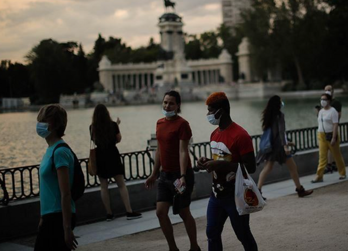 Spain: Dozens die as COVID-19 surge continues