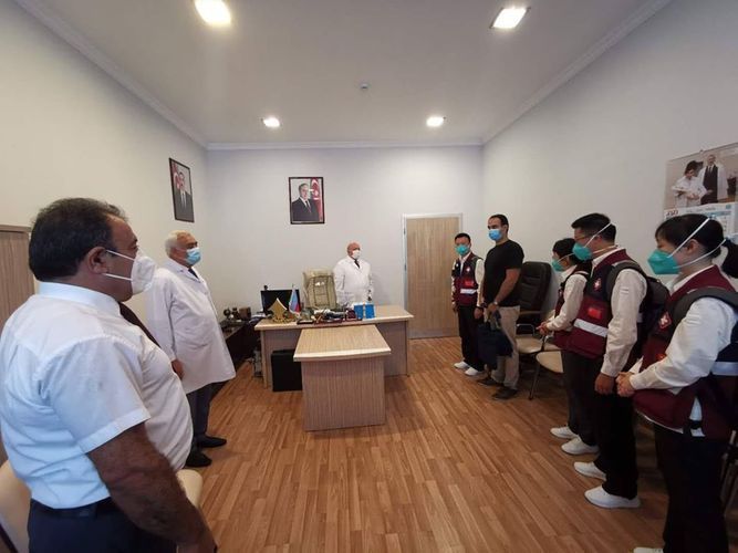 Chinese medical experts get acquainted with preparation to autumn-winter season in Azerbaijan