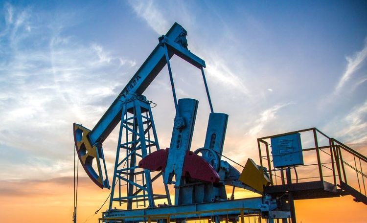 Azerbaijani oil prices slightly decrease