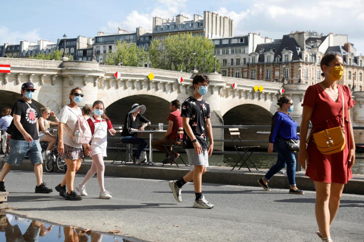 France reports another post-lockdown peak in daily COVID-19 cases