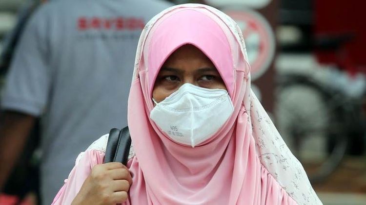 India registers 976 COVID-19 deaths, 55,061 cases