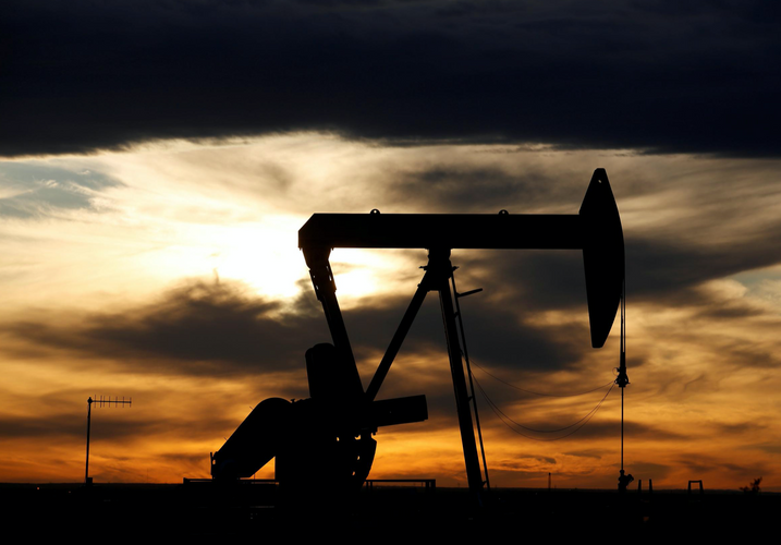 Oil climbs for third straight week, buoyed by producers holding back output